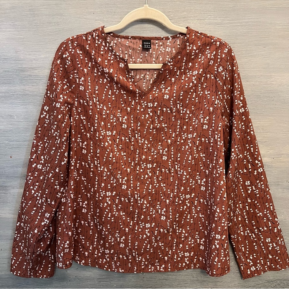 SHEIN Dark Mauve Floral Print Vneck Blouse Medium Like New